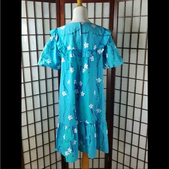SOLD— Vtg Mu’umu’u Blue Floral- Pikake strands Sz S-M - Picture 3 of 6